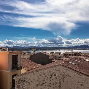 Homey Experience - Attic Sea View Appartamento La Maddalena (Sassari)